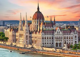 Nhận thẻ cư trú Hungary trước, đầu tư bất động sản sau. Những suất ưu đãi cuối cùng