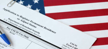 USCIS siết chặt xét duyệt chuyển diện Thẻ xanh tại Mỹ, hồ sơ I-485 có thể khó hơn